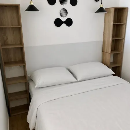 Un Balcon Sur La T1 Neuf équipé Appartement *